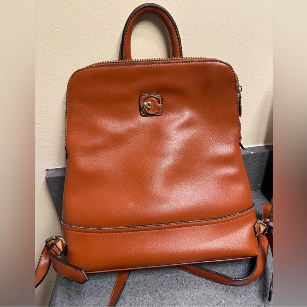 Backpack Structured Leather Design. Comes With De… - image 1